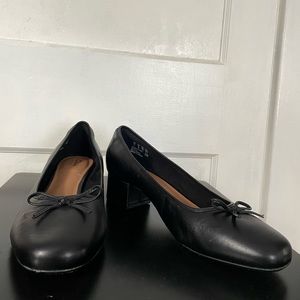 Clarks black leather ballet shoes